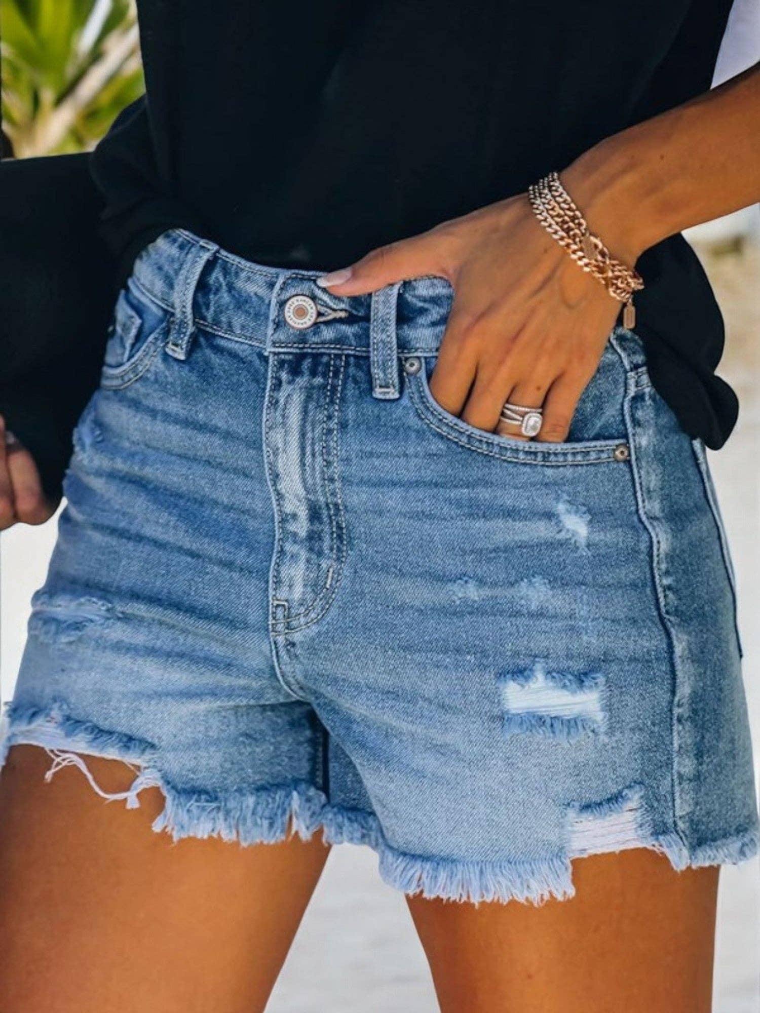Shorts with Frayed Hem